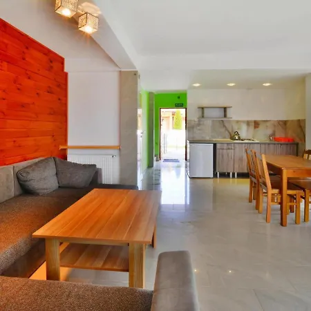 度假居 Comfortable With A Private Garden 萨比诺瓦