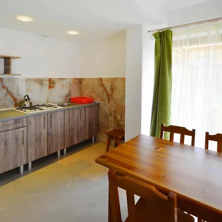 Comfortable With A Private Garden 度假居 *