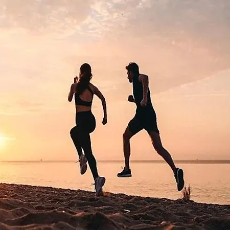 Comfortable With A Private Garden 度假居 *