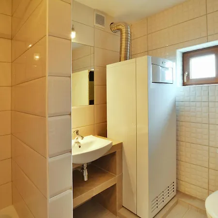 Vakantiehuis Comfortable With A Private Garden